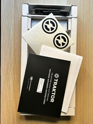Native Instruments Traktor Kontrol F1