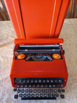 Máquina de escribir Olivetti Valentine Roja