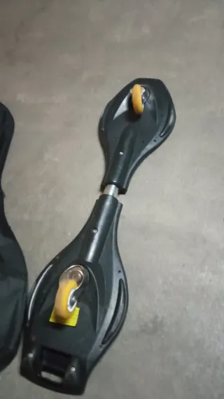 Waveboard patinete dos ruedas calaveras