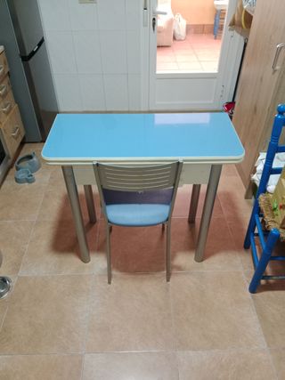 Mesa de cocina abatible azul y gris + regalo silla