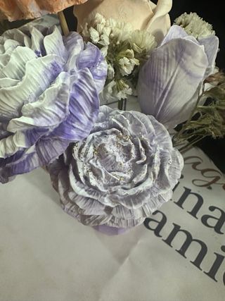 Vaso con fiori in polvere ceramica