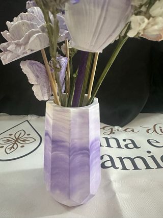 Vaso con fiori in polvere ceramica