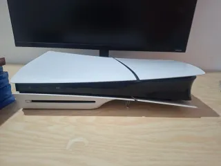 PS5 Física (con caja) + 2 Mandos + 7 Juegos