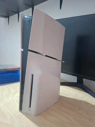 PS5 Física (con caja) + 2 Mandos + 7 Juegos