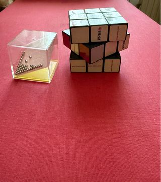 Cubo Rubik e rompicapo con sfere