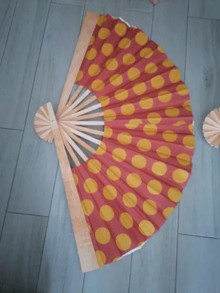 2 grandi ventagli decorativi