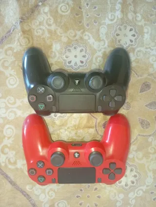 Consola PS4 1TB + 2 Juegos + Auriculares