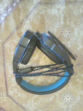 Consola PS4 1TB + 2 Juegos + Auriculares