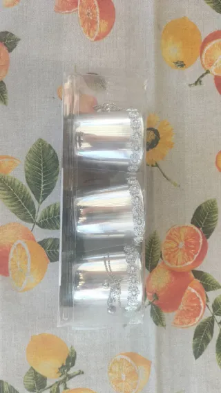 Bicchieri decorati con ciondolo