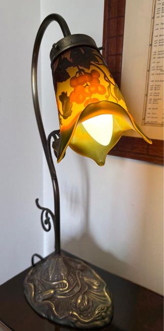 Lampada da tavolo Gallé vetro e metallo
