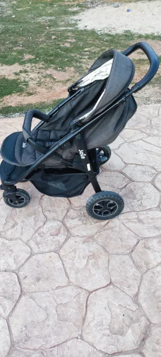 Carrito bebé Joie gris