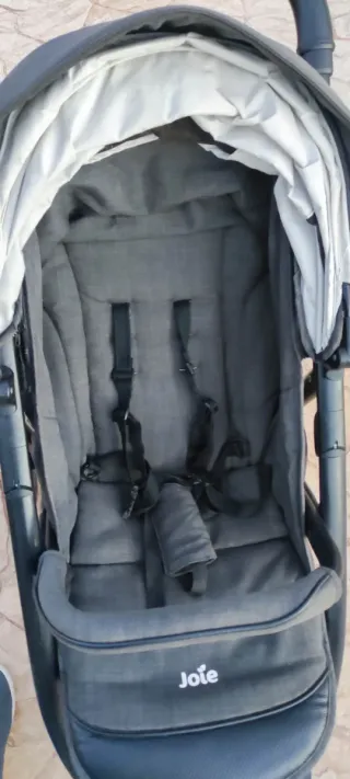 Carrito bebé Joie gris