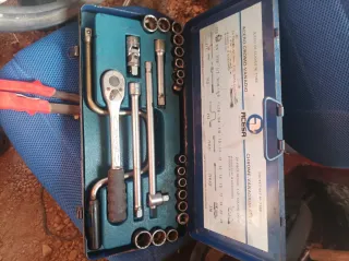 Caja de herramientas y accesorios