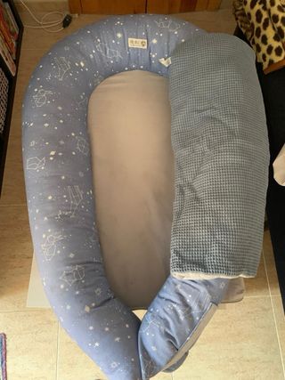 Nido para bebé con estampado de estrellas