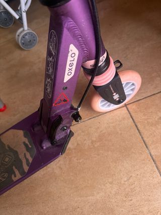 Patinete morado infantil