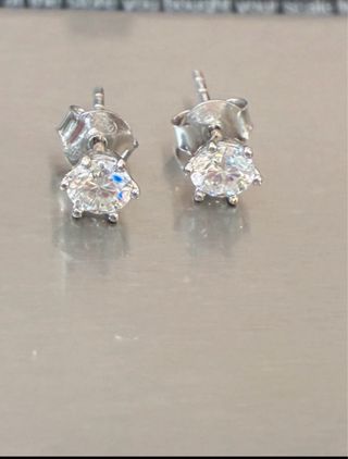 Pendientes Oro 18K Diamantes Naturales 0.70 Ct