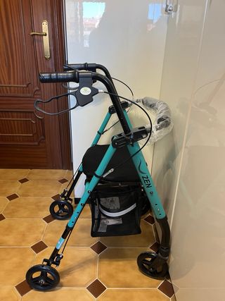 Andador con ruedas y asiento NUEVO – Muy poco uso