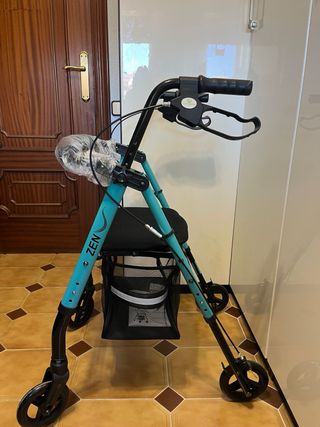 Andador con ruedas y asiento NUEVO – Muy poco uso