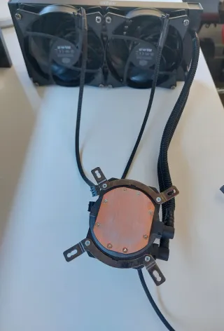 Conjunto piezas ordenador.