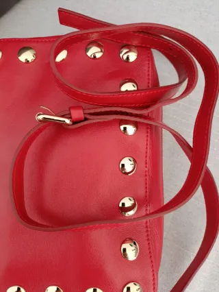 Bolso piel Uterqüe rojo tachuelas SIN ESTRENAR