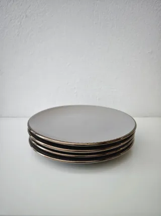 Conjunto de 4 pratos em cerâmica Taupe com dourado