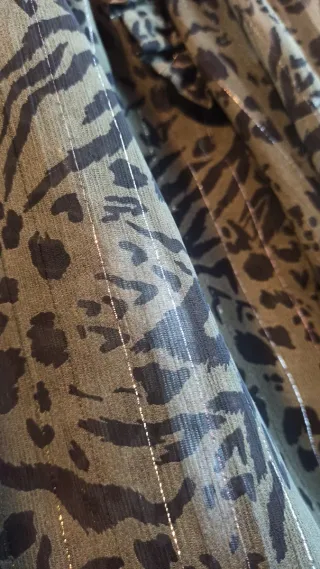 Blusa Kiabi transparente estampado animal