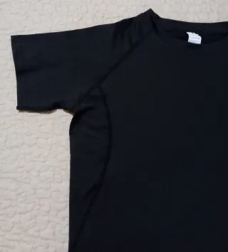 Camiseta negra entrenamiento hombre sin estrenar.