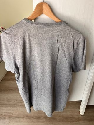 Camiseta Adidas gris logo grande