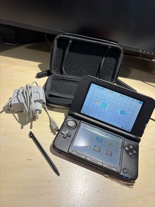 Nintendo 3DS XL Roja