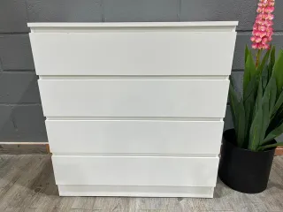 Comoda de 4 cajones  76cm