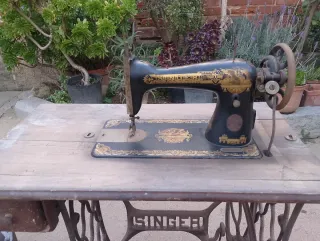 Máquina de coser Singer antigua