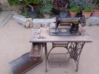 Máquina de coser Singer antigua