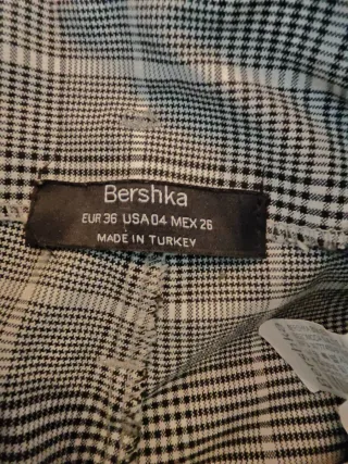 Pantalones de cuadros grises y blancos