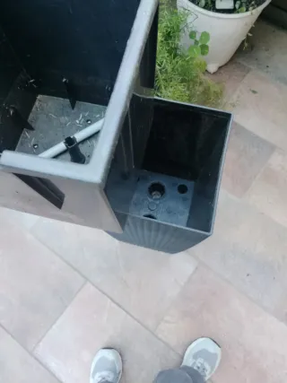 Macetero alto ratán negro/gris