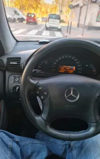 Mercedes-Benz Clase C 2004
