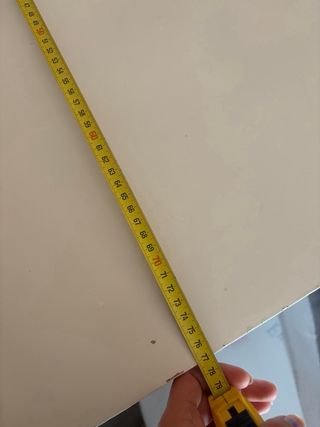 Escritorio blanco con ruedas