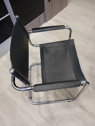 Sedia Design in Pelle Nera e Metallo Cromato