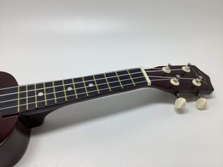 ukelele maui sunny 10-bw