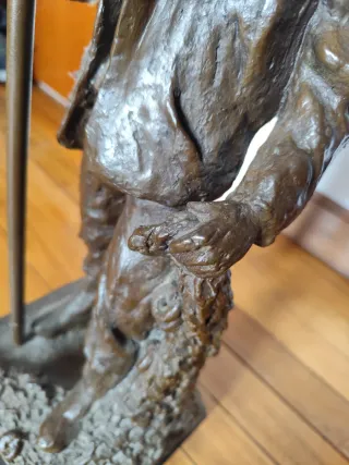 Scultura del vogatore in bronzo
