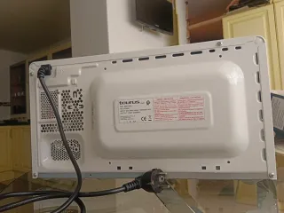 Microondas Taurus Compacto 700W