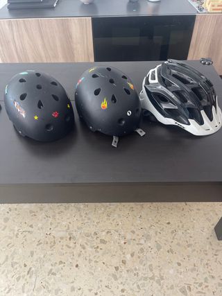 Lote 3 cascos bicicleta y patinete