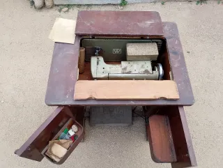 Máquina de coser antigua Wertheim