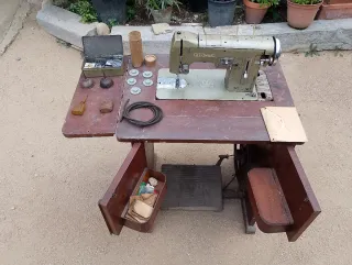 Máquina de coser antigua Wertheim