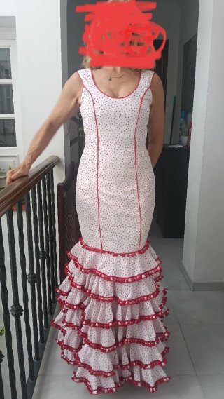 Traje de flamenca blanco y rojo
