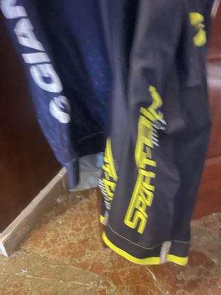 Maillot y culotte ciclismo Scott