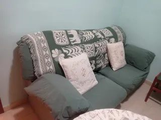 Sofá verde  de tela