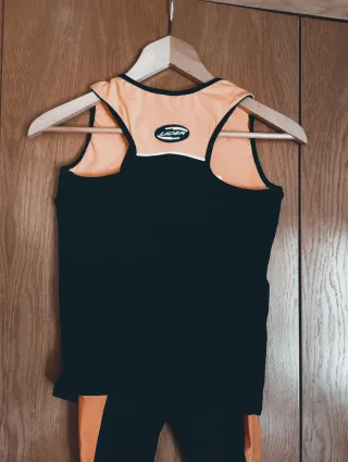 Conjunto deportivo mallas y top