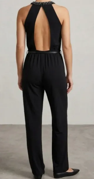 Mono negro largo con cinturón