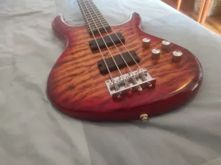 Bajo Cort Ación DLX