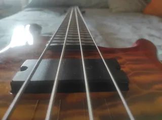 Bajo Cort Ación DLX